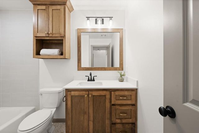 12100 Rockbed Drive, Yukon, OK 73099