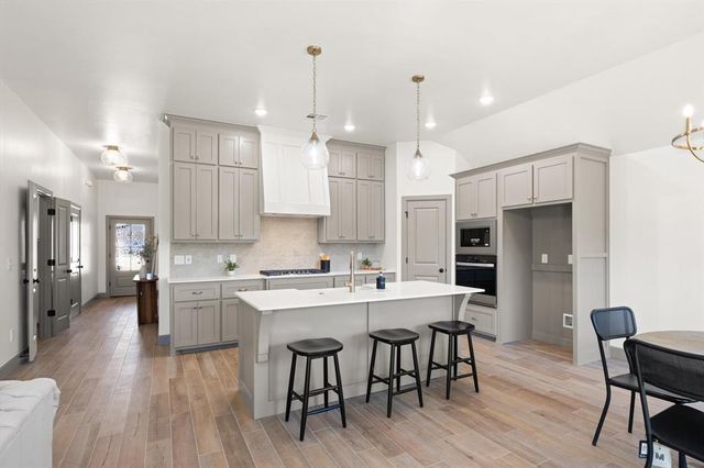 12100 Rockbed Drive, Yukon, OK 73099