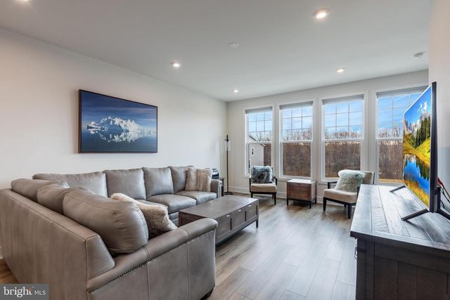 3588 STEPHENSONS HILL LN, Marshall, VA 20115