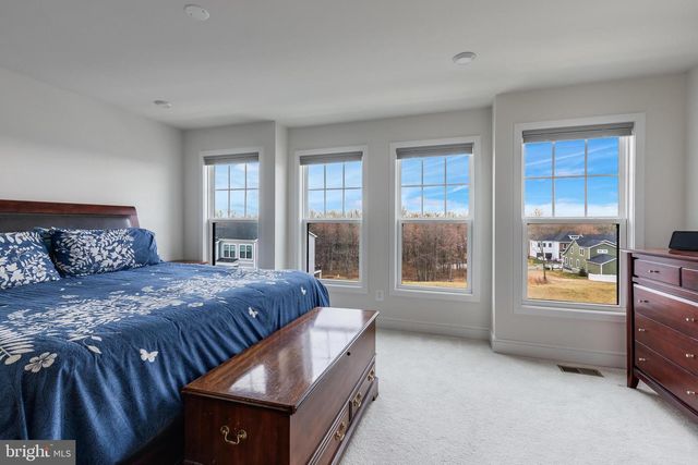 3588 STEPHENSONS HILL LN, Marshall, VA 20115