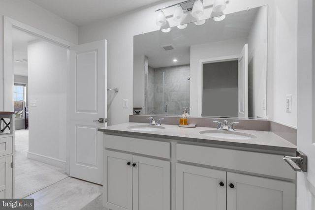 3588 STEPHENSONS HILL LN, Marshall, VA 20115