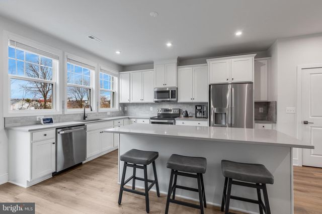 3588 STEPHENSONS HILL LN, Marshall, VA 20115