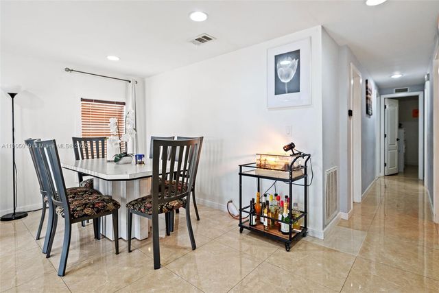 700 NW 219th Ave, Pembroke Pines, FL 33029