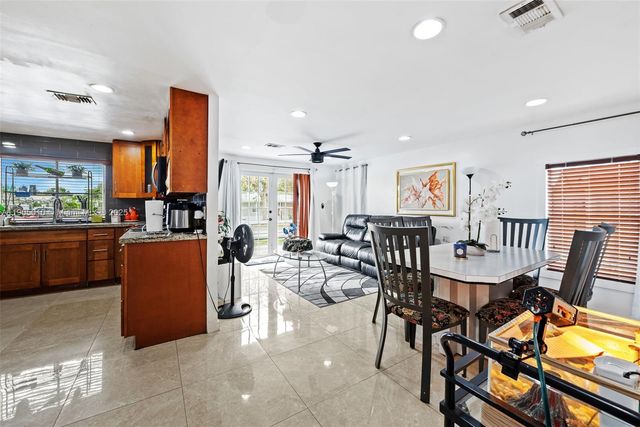 700 NW 219th Ave, Pembroke Pines, FL 33029