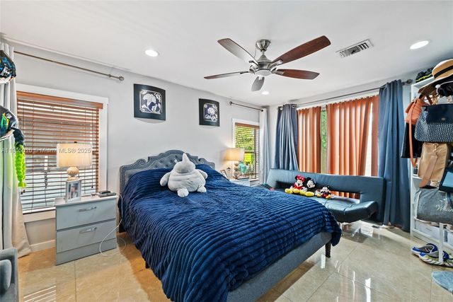 700 NW 219th Ave, Pembroke Pines, FL 33029