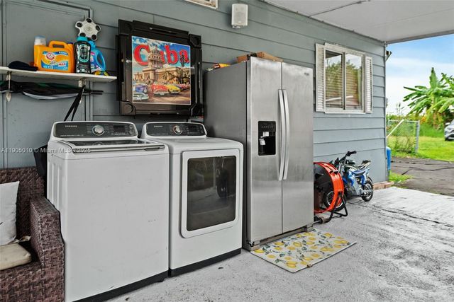 700 NW 219th Ave, Pembroke Pines, FL 33029