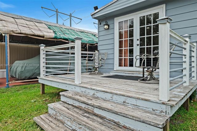 700 NW 219th Ave, Pembroke Pines, FL 33029