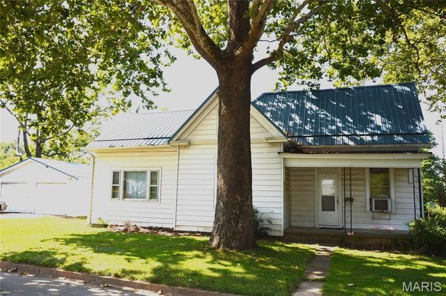 602 Moore Street, Farmington, MO 63640