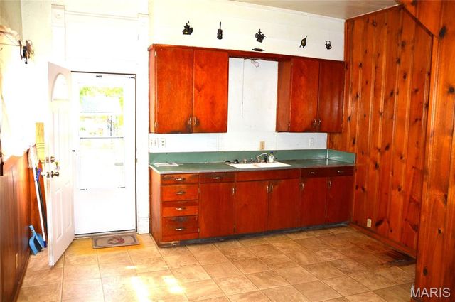602 Moore Street, Farmington, MO 63640