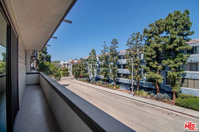 306 Bora Bora Way 202, Marina Del Rey, CA 90292