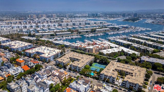 306 Bora Bora Way 202, Marina Del Rey, CA 90292