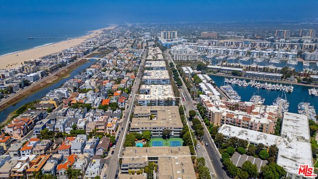 306 Bora Bora Way 202, Marina Del Rey, CA 90292