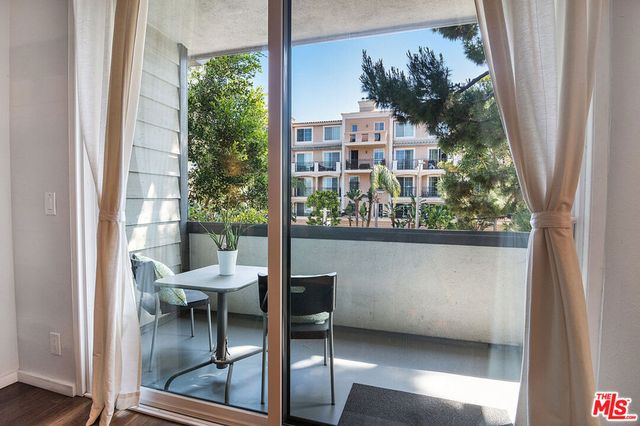 306 Bora Bora Way 202, Marina Del Rey, CA 90292