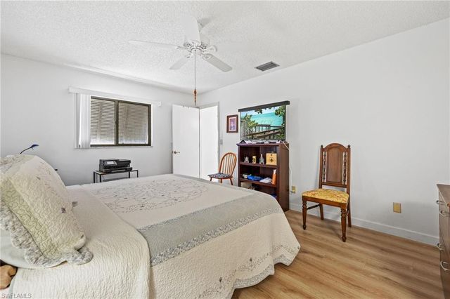 1334 SE 12th TER, Cape Coral, FL 33990
