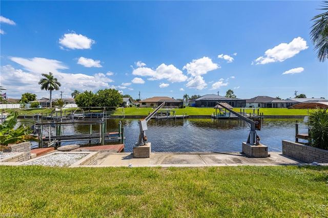 1334 SE 12th TER, Cape Coral, FL 33990