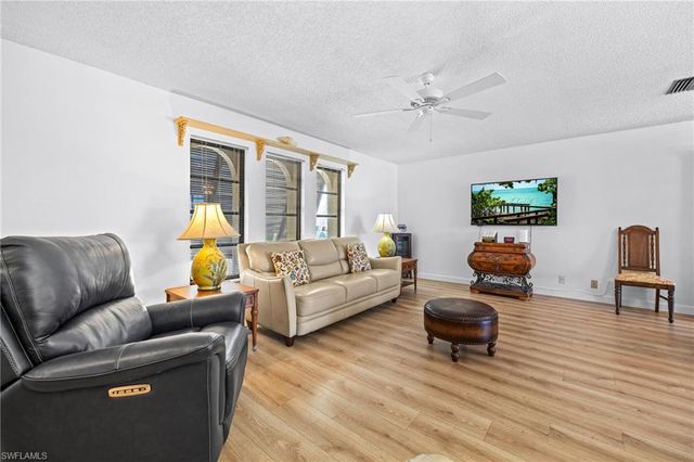 1334 SE 12th TER, Cape Coral, FL 33990