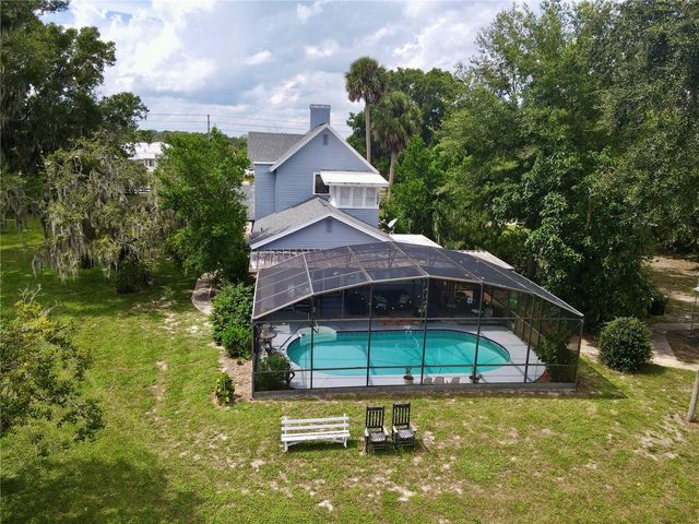 243 S CENTRAL AVENUE, Umatilla, FL 32784