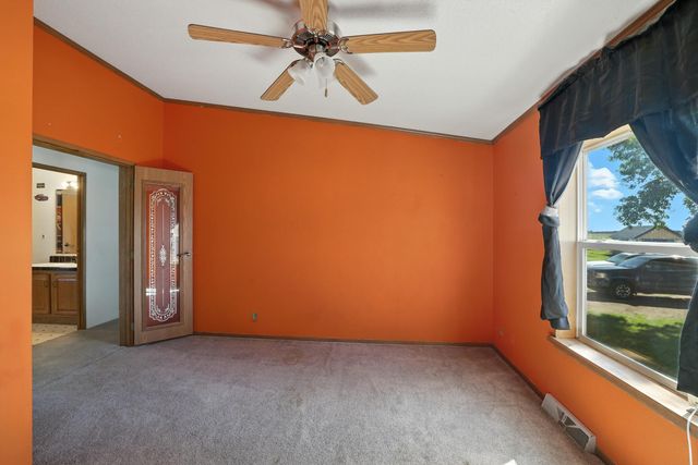 755 240th Avenue SW, Appleton, MN 56208