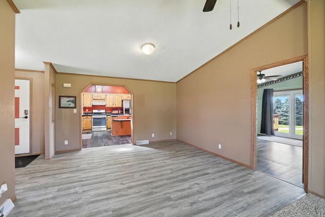 755 240th Avenue SW, Appleton, MN 56208