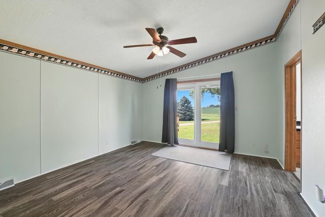 755 240th Avenue SW, Appleton, MN 56208