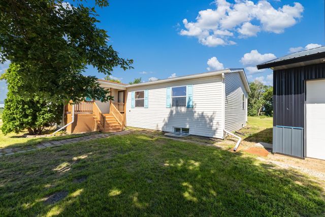 755 240th Avenue SW, Appleton, MN 56208