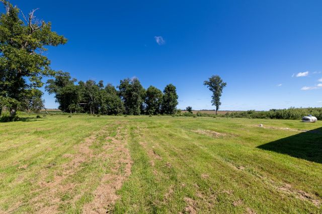 755 240th Avenue SW, Appleton, MN 56208