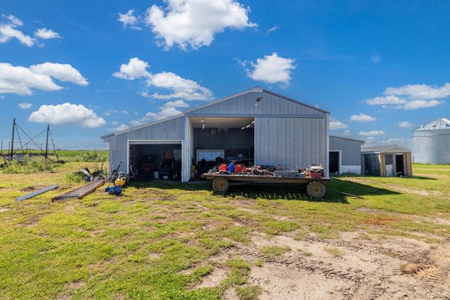 755 240th Avenue SW, Appleton, MN 56208