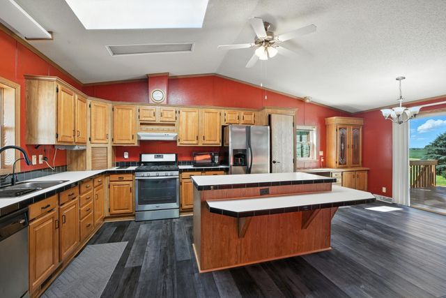 755 240th Avenue SW, Appleton, MN 56208