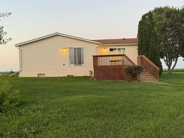 755 240th Avenue SW, Appleton, MN 56208