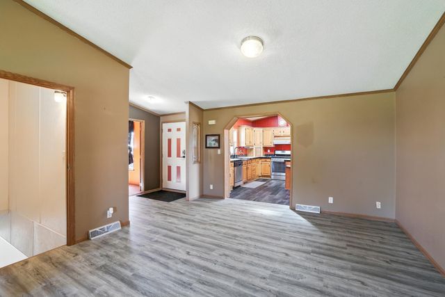 755 240th Avenue SW, Appleton, MN 56208