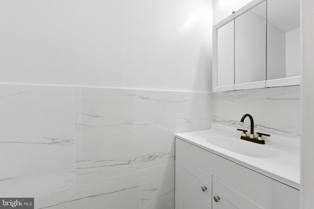 115 VILLA KNOLL CT, Sicklerville, NJ 08081