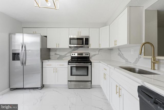 115 VILLA KNOLL CT, Sicklerville, NJ 08081