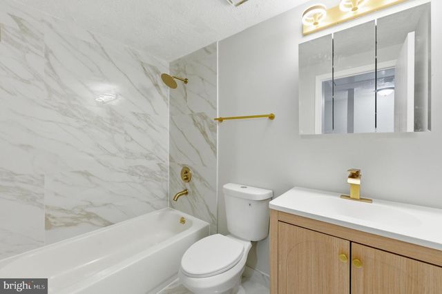 115 VILLA KNOLL CT, Sicklerville, NJ 08081