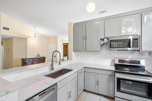 904 Magnolia Avenue, North Lauderdale, FL 33068