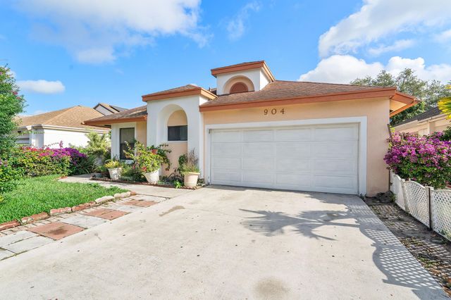 904 Magnolia Avenue, North Lauderdale, FL 33068