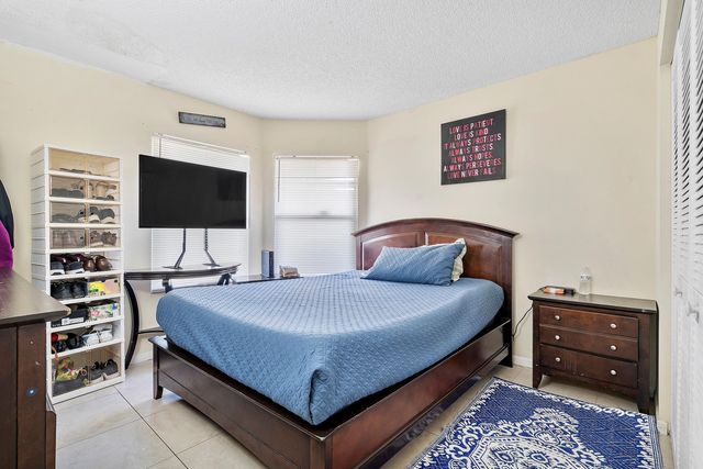 904 Magnolia Avenue, North Lauderdale, FL 33068