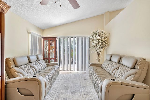 904 Magnolia Avenue, North Lauderdale, FL 33068