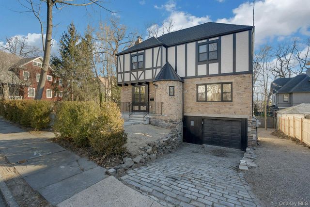 54 Rockland Avenue, Yonkers, NY 10705