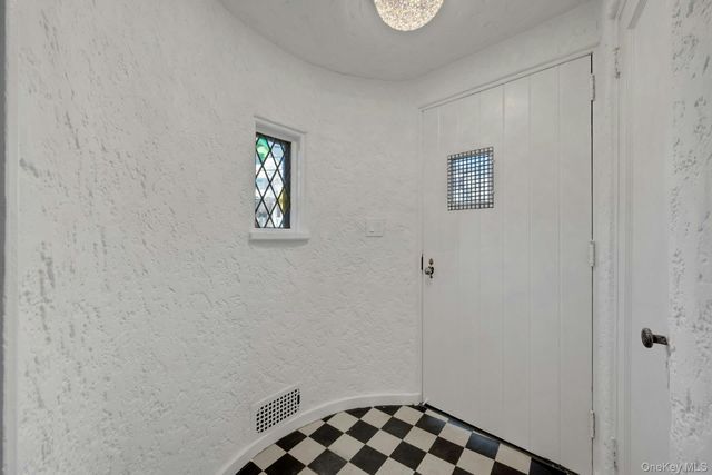 54 Rockland Avenue, Yonkers, NY 10705