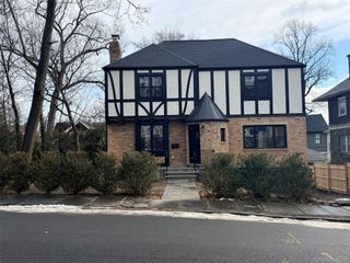 54 Rockland Avenue, Yonkers, NY 10705