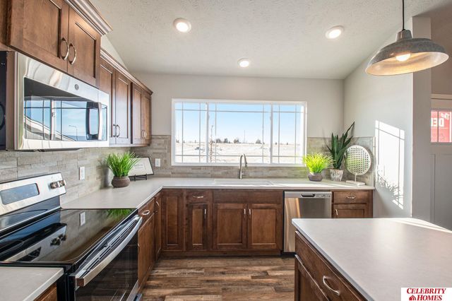 8616 S 177 Avenue, Omaha, NE 68136