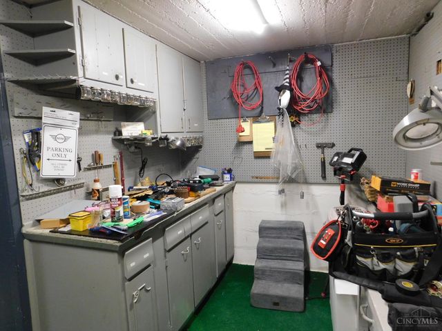 4467 Grove Avenue, Green Twp, OH 45211
