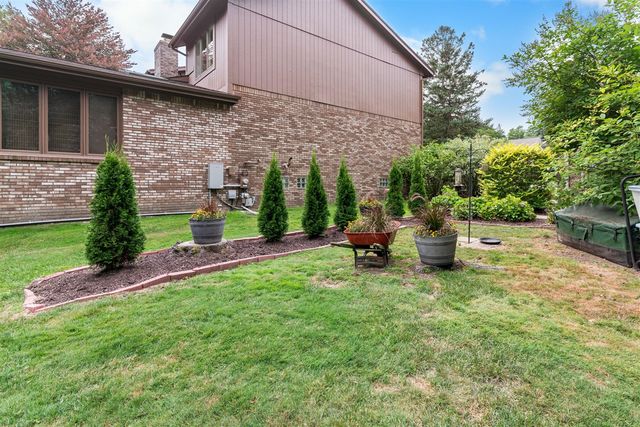 29822 Deer Run, Farmington Hills, MI 48331