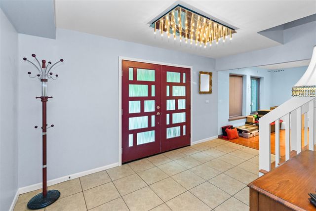 29822 Deer Run, Farmington Hills, MI 48331