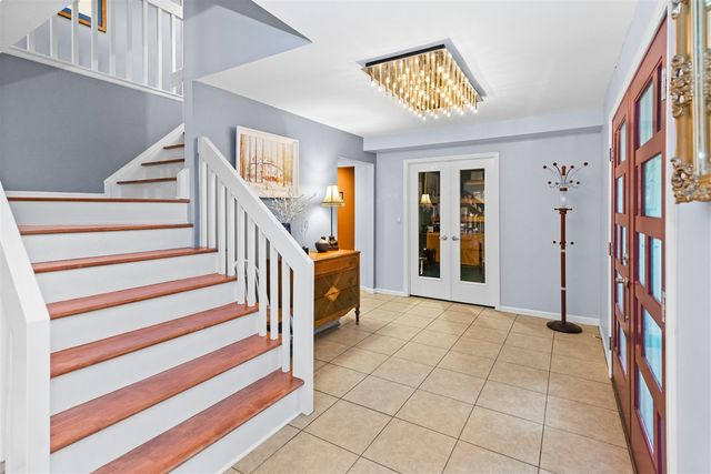 29822 Deer Run, Farmington Hills, MI 48331