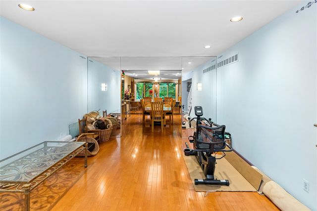 29822 Deer Run, Farmington Hills, MI 48331