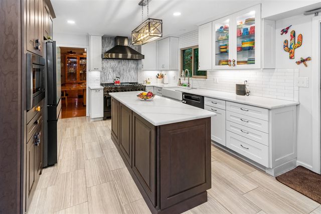 29822 Deer Run, Farmington Hills, MI 48331