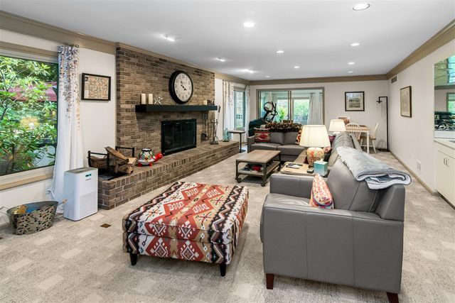 29822 Deer Run, Farmington Hills, MI 48331