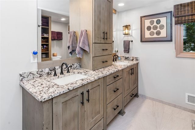 29822 Deer Run, Farmington Hills, MI 48331