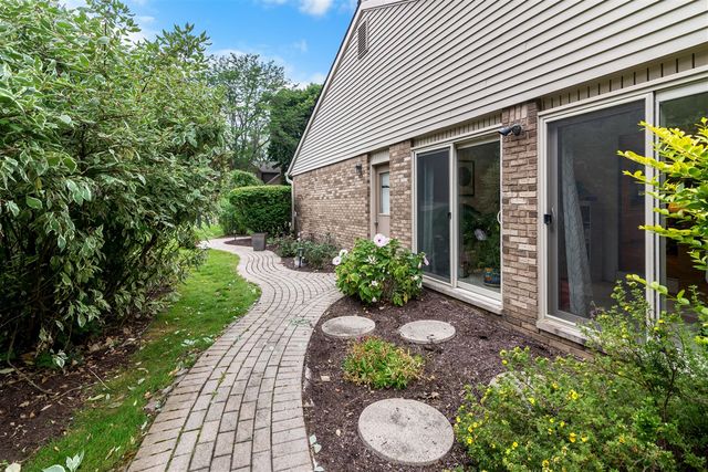 29822 Deer Run, Farmington Hills, MI 48331